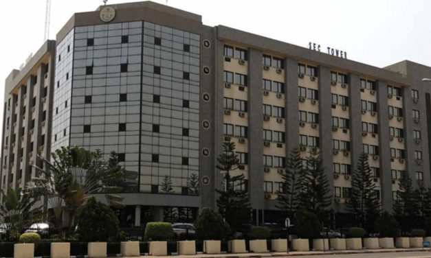 SEC bars non-executive directors from switching to executive roles