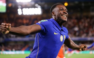 Carabao Cup: Welbeck scores as Chelsea ease past Luton