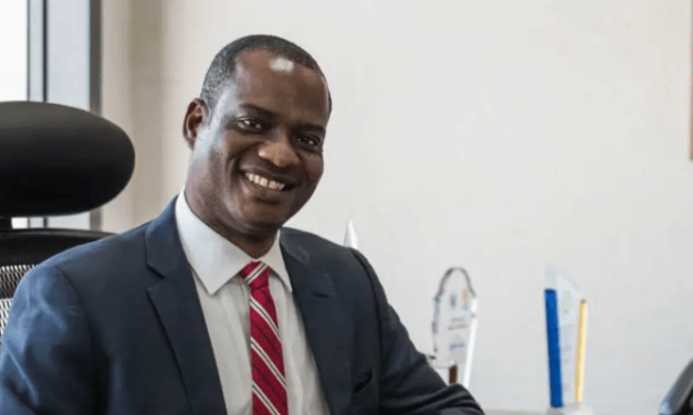  Nigeria targets temporary petrol price cut to ease cost-of-living crisis